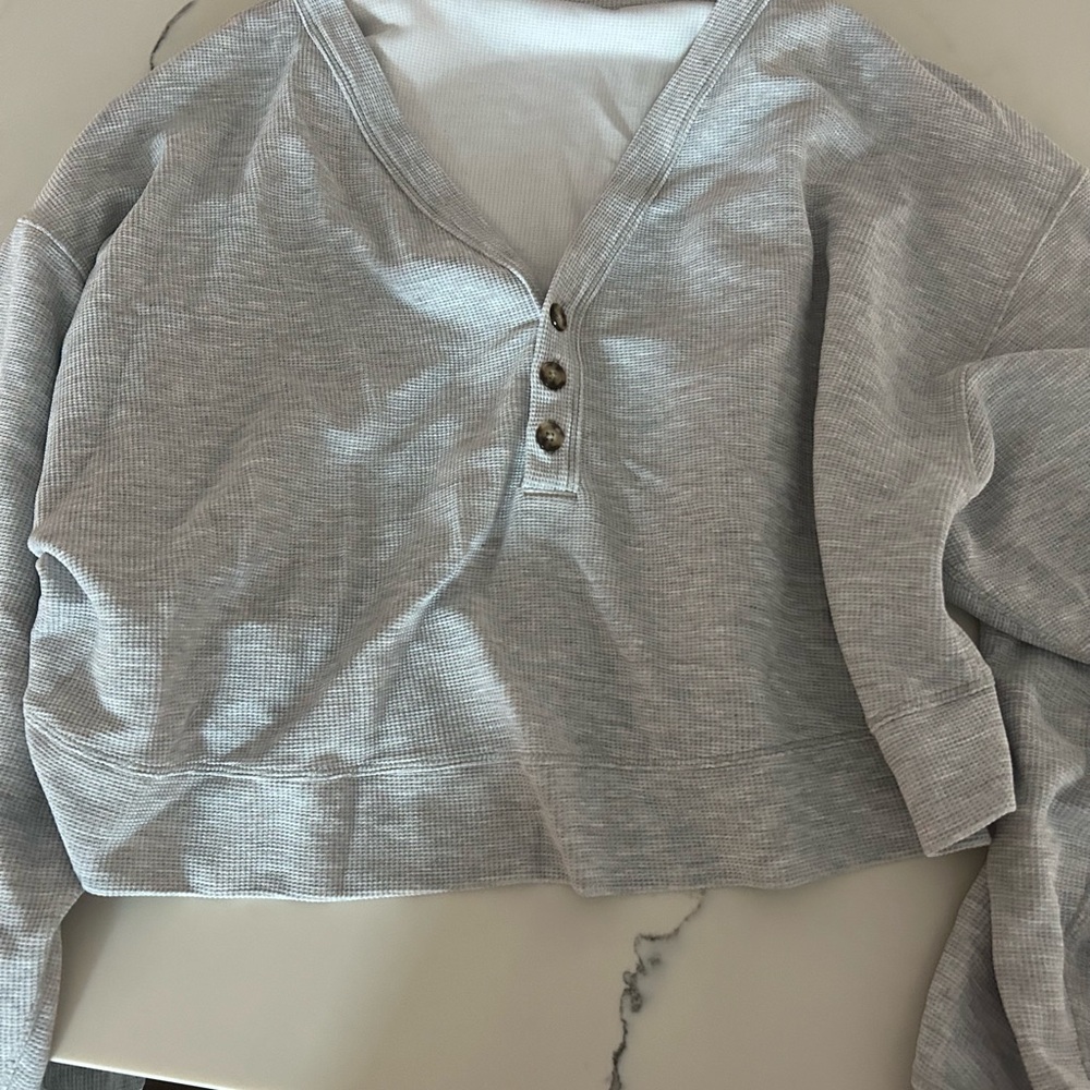 ALO Yoga Gray Buttoned Sweatshirt